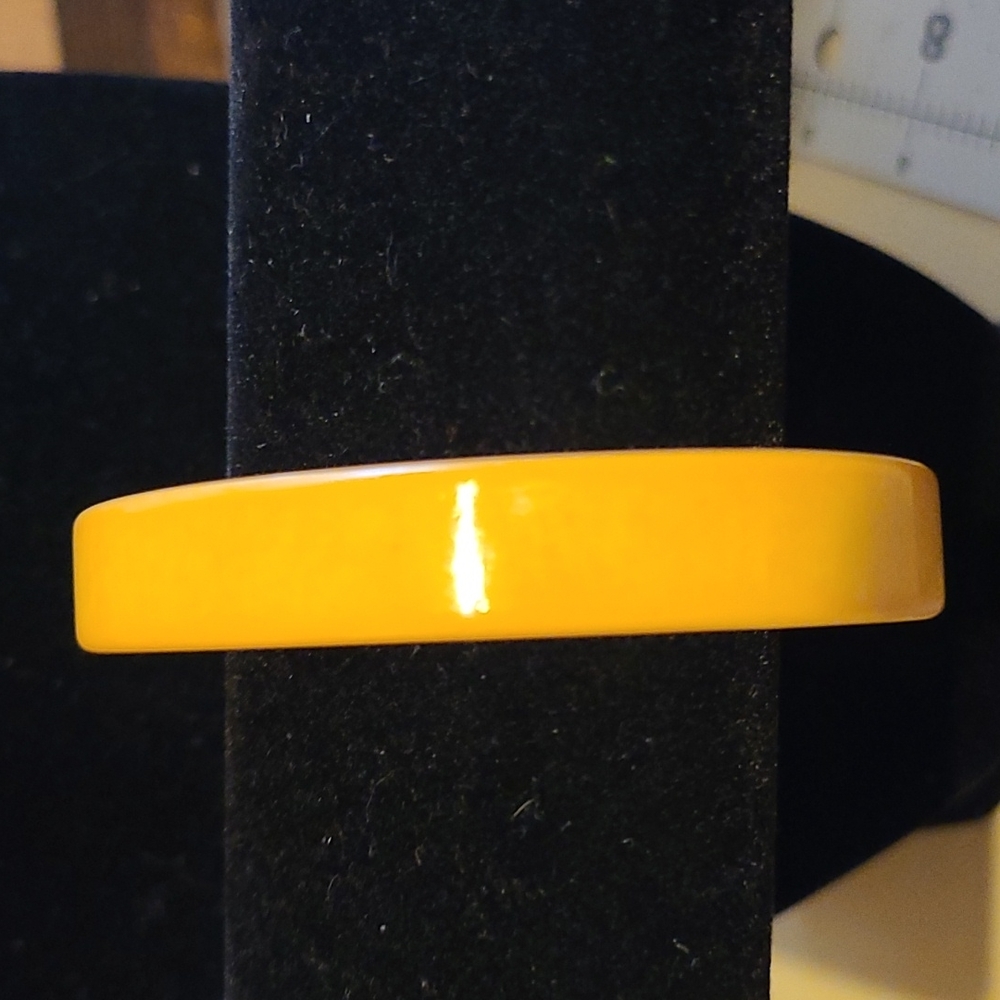 Vintage bakelite cuff - Picture 2 of 4